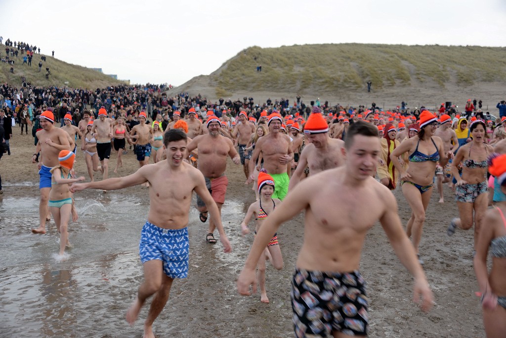 ../Images/Nieuwjaarsduik Nederzandt 2016 046.jpg